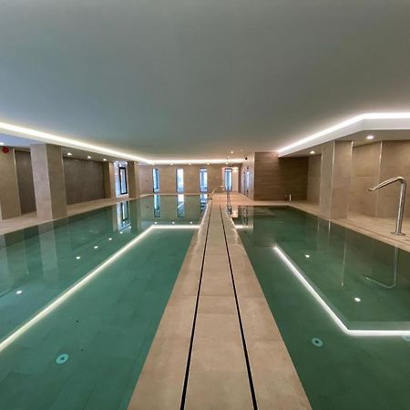 Modern Apartment With Spa And Pool Гибралтар Екстериор снимка