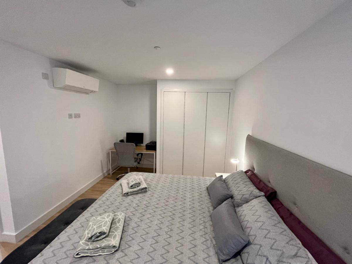 Modern Apartment With Spa And Pool Гибралтар Екстериор снимка