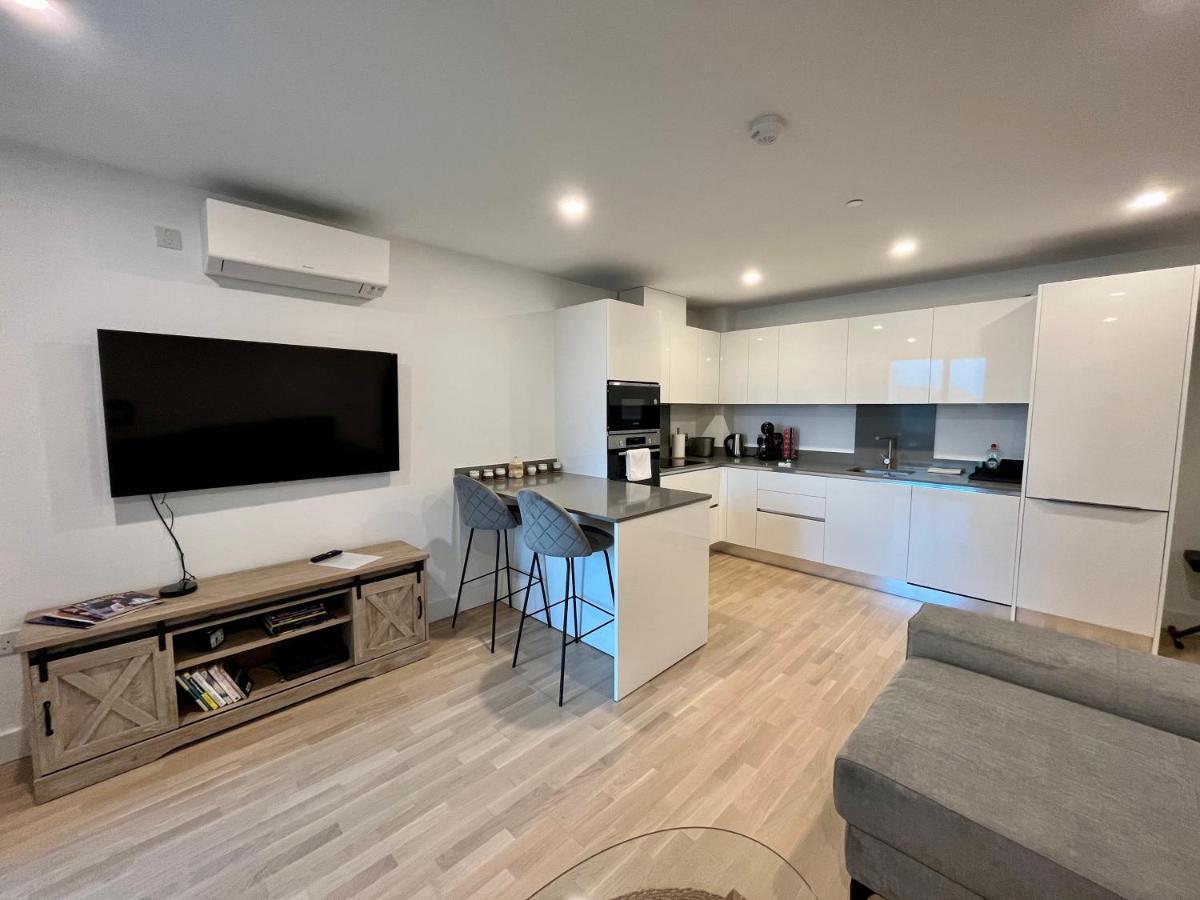 Modern Apartment With Spa And Pool Гибралтар Екстериор снимка