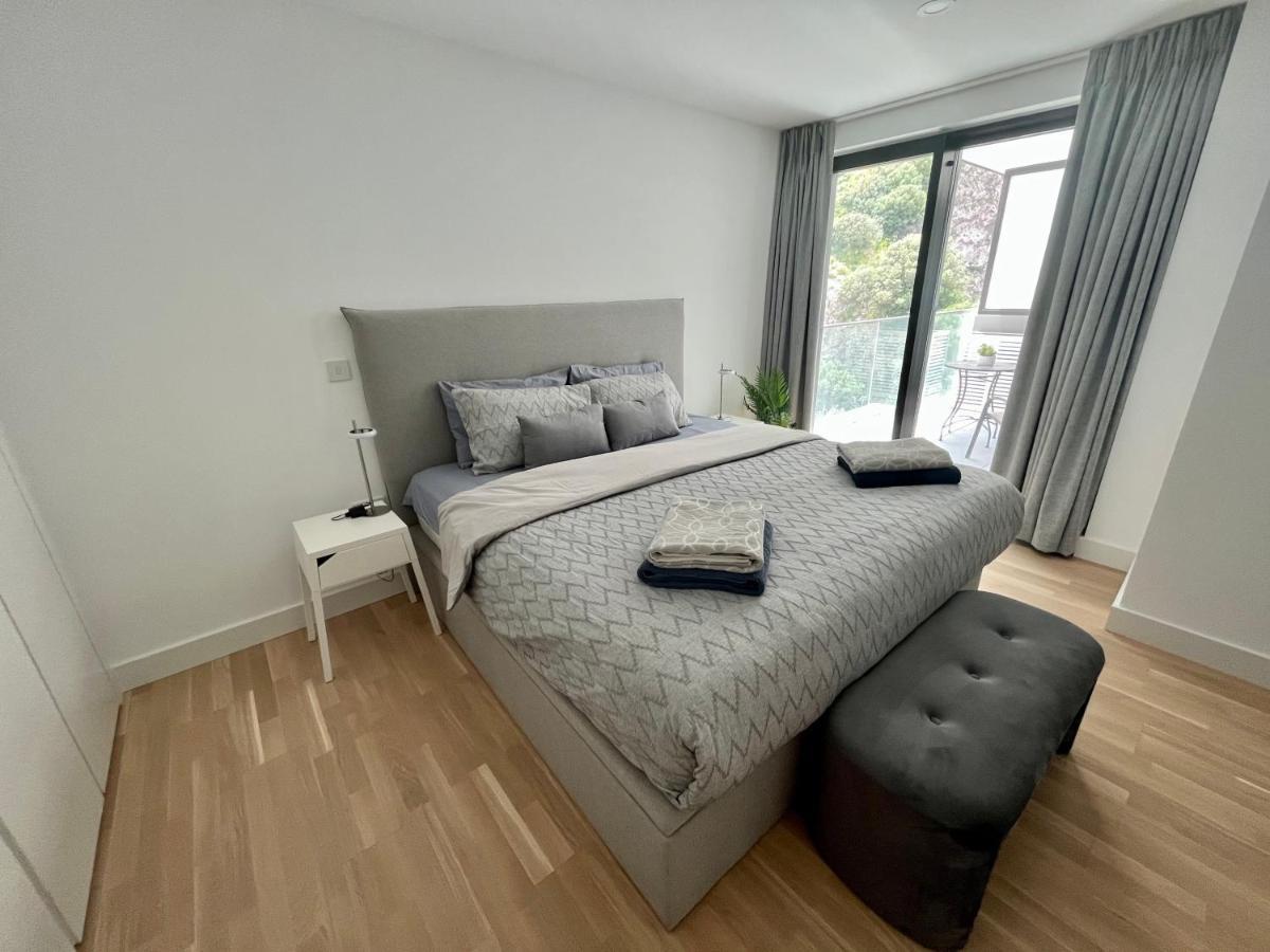 Modern Apartment With Spa And Pool Гибралтар Екстериор снимка